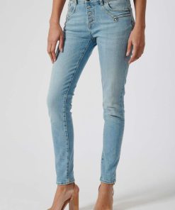 Youngwear.shop6bfbcac676 1