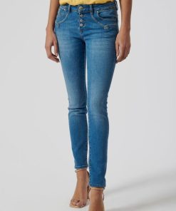 Youngwear.shop85e827fab5 1