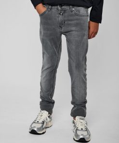 Youngwear.shopa5dd4e895a 1