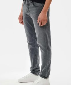 Youngwear.shopc78b2b2c9d 2