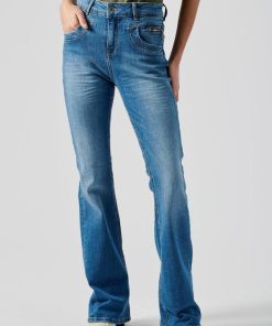 Youngwear.shopea8d743c82 1